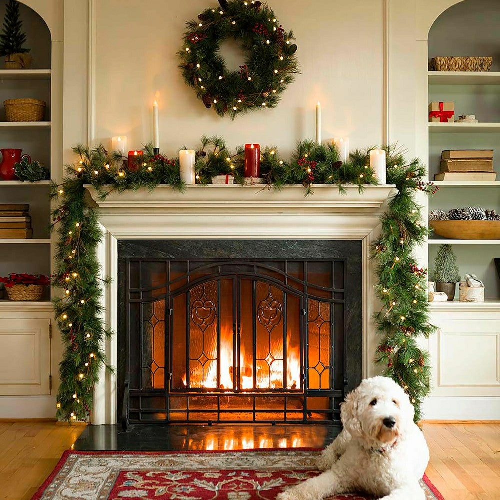 Plow & Hearth Indoor/Outdoor Blue Ridge Wreath with Battery-Operated Dual-Function L