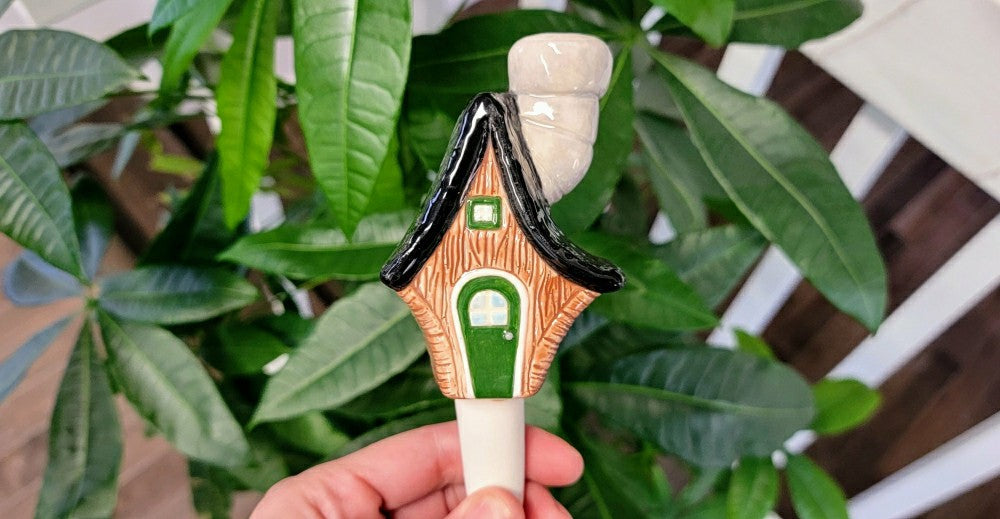 Plow & Hearth Little Wood Cabin Plant Watering Spike
