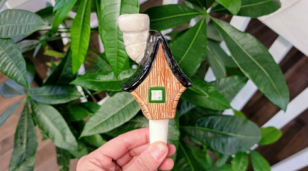 Plow & Hearth Little Wood Cabin Plant Watering Spike