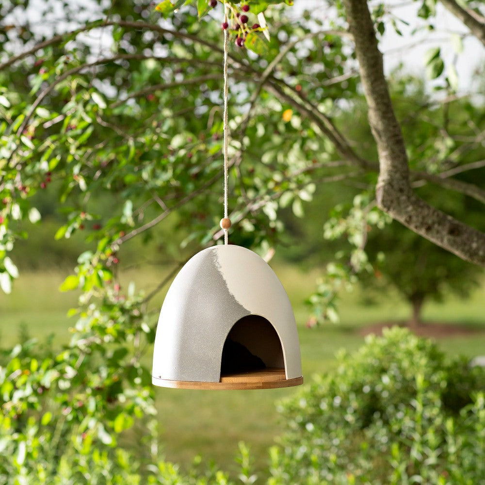 Plow & Hearth Igloo Shaped Birdhouse