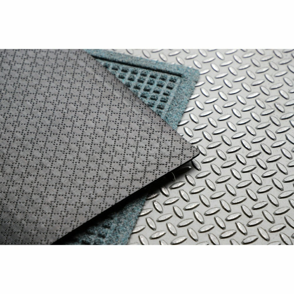 Plow & Hearth WaterHog® Indoor/Outdoor Cubes Doormat, 4' x 6'