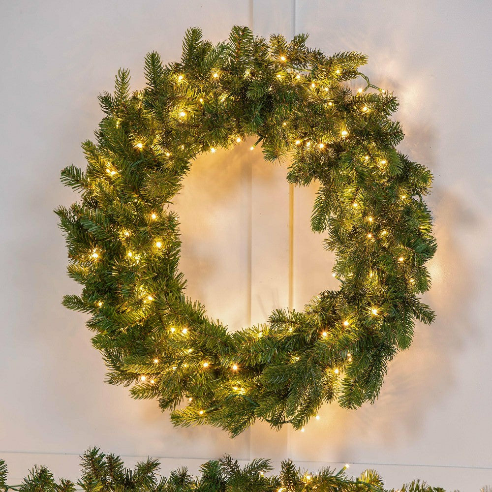 Plow & Hearth Arlington Indoor/Outdoor Lighted Holiday Wreath