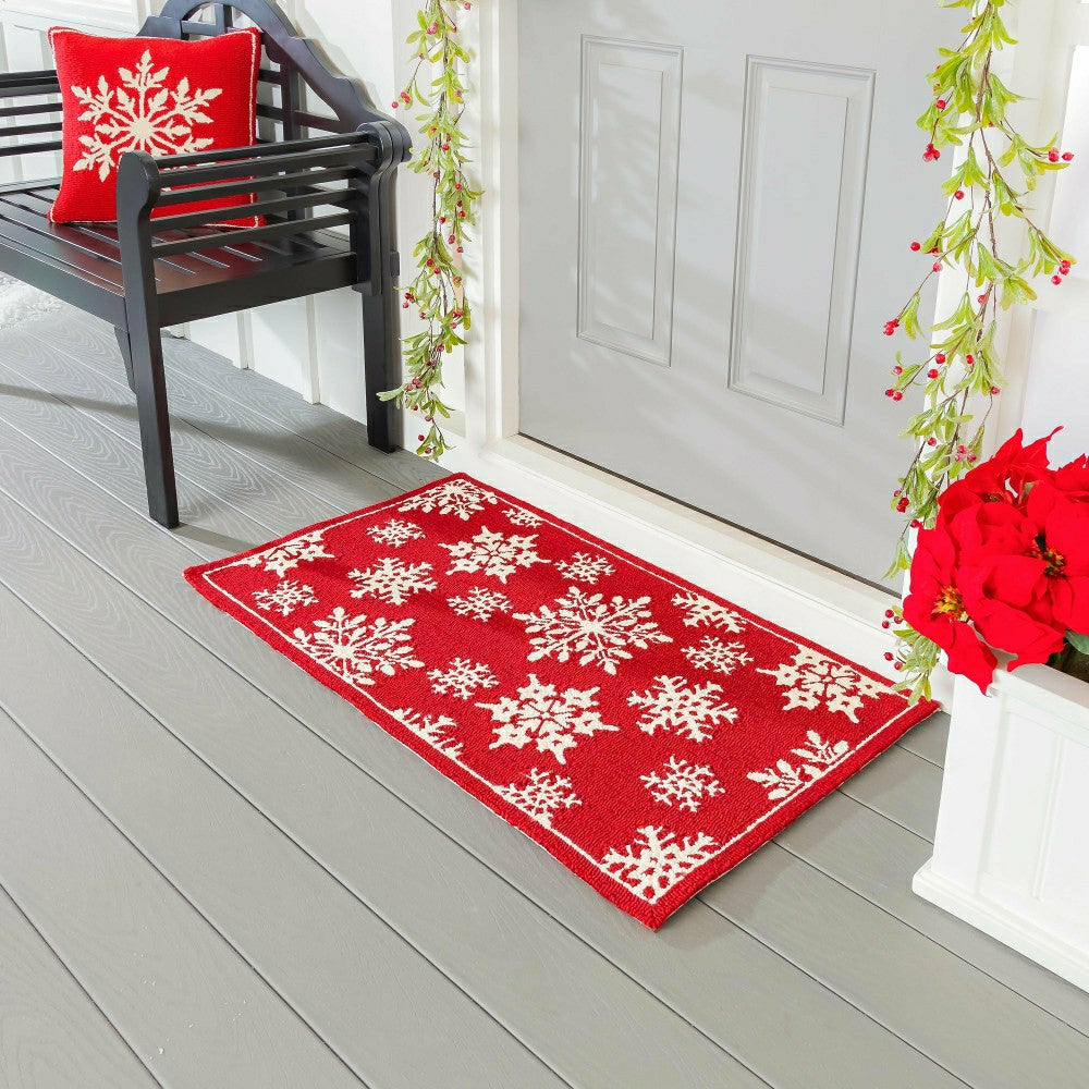 Plow & Hearth Indoor/Outdoor Hooked Pillow Snowflake Polypropylene, 18"x18"