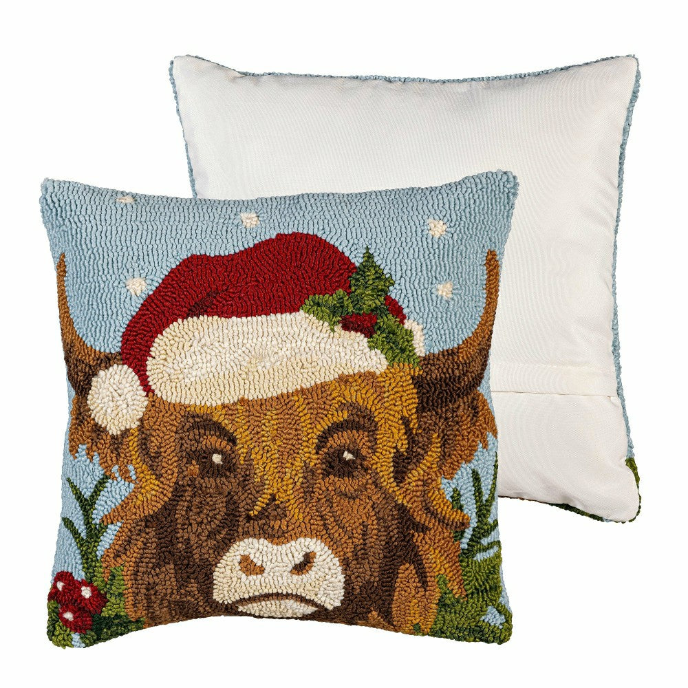 Plow & Hearth Indoor/Outdoor Hooked Pillow Highland Cow Polypropylene, 18"x18"