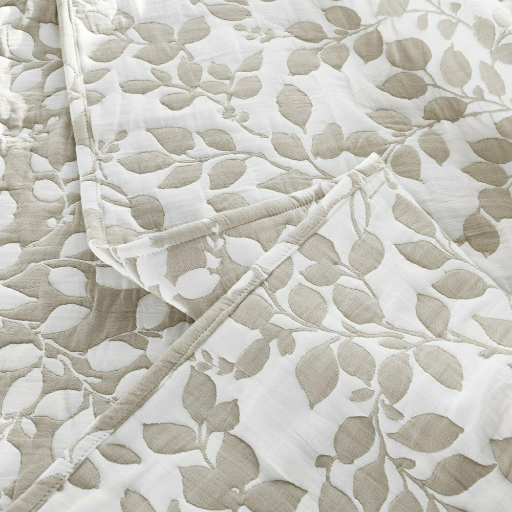 Plow & Hearth Leaves Reversible Quilt Set