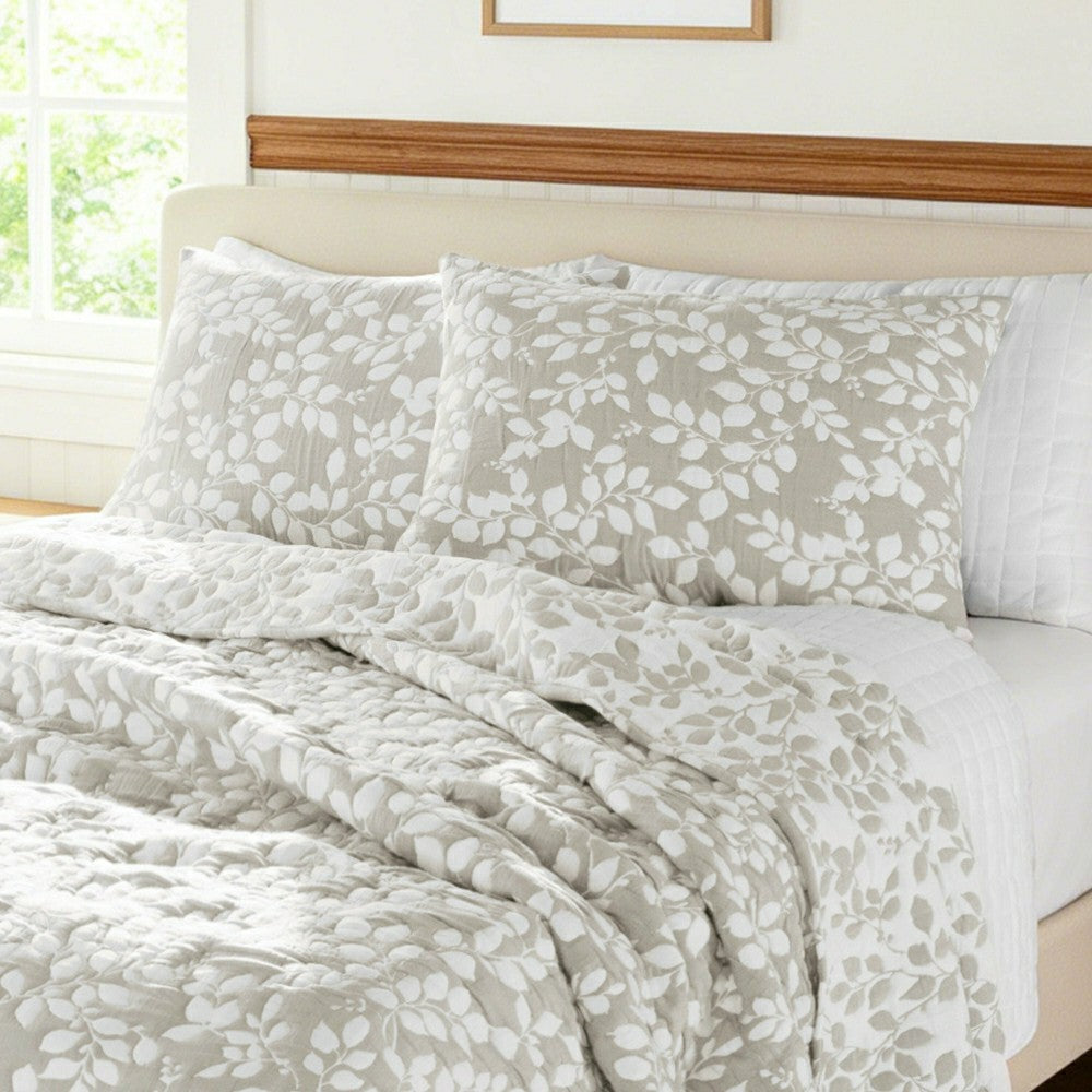 Plow & Hearth Leaves Reversible Quilt Set