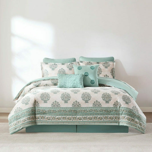 Plow & Hearth Sofia Flower Block Bouquet Cotton Comforter Set
