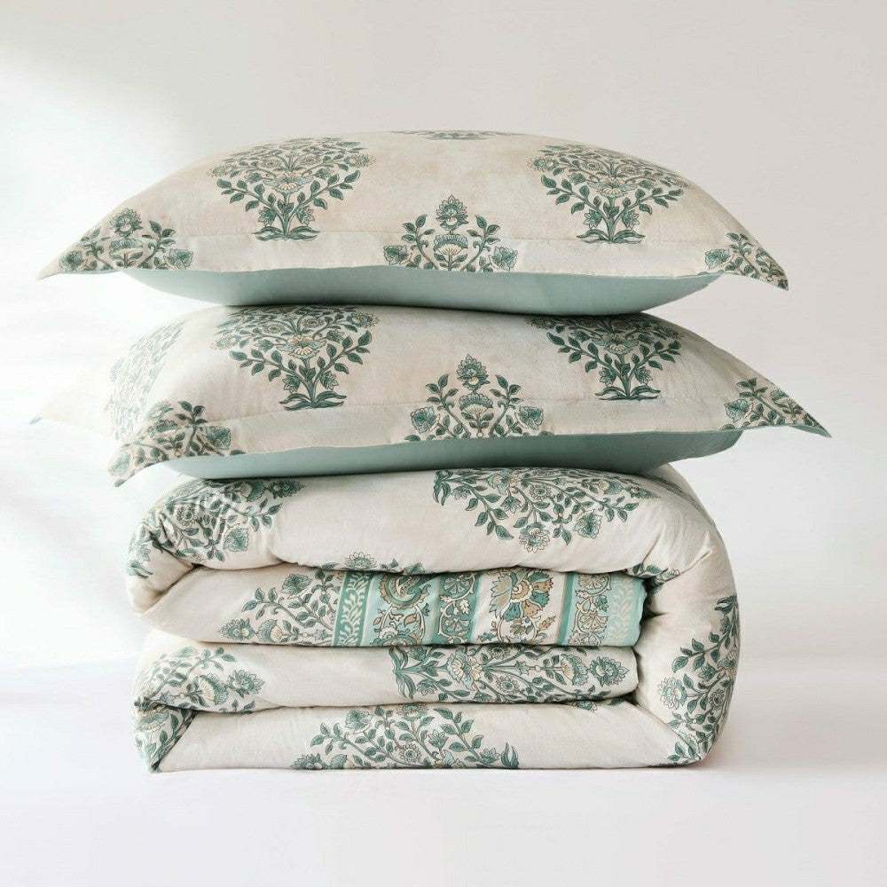 Plow & Hearth Sofia Flower Block Bouquet Cotton Comforter Set