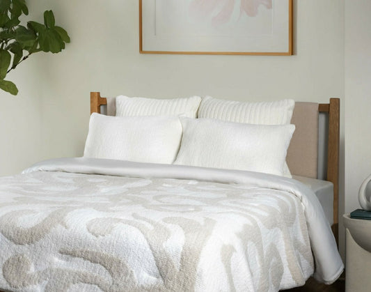 Plow & Hearth Snug Casablanca Comforter