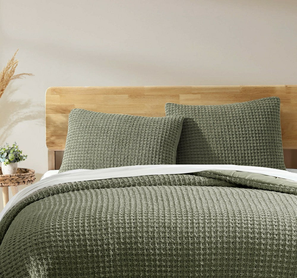 Plow & Hearth Snug Waffle Comforter