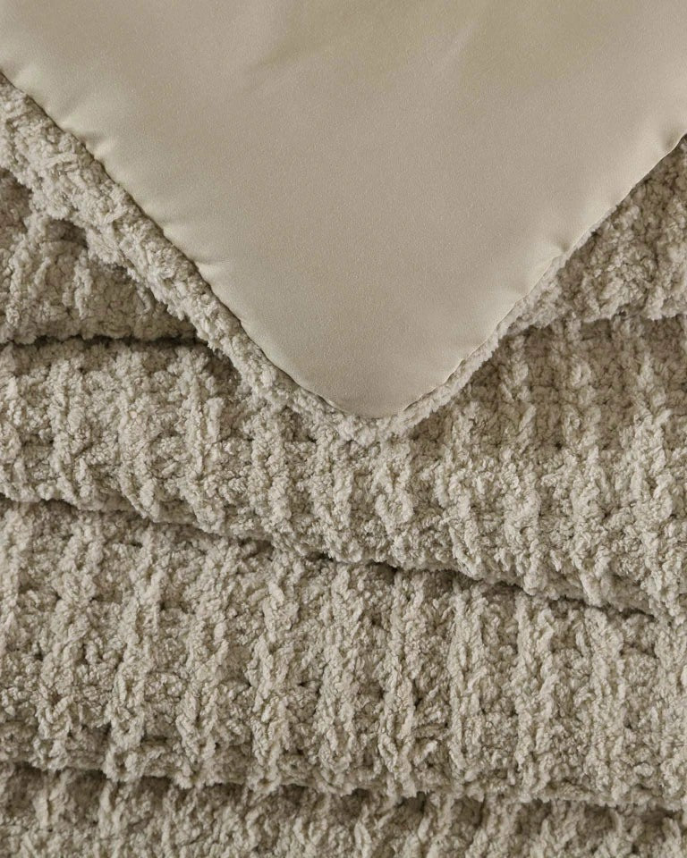 Plow & Hearth Snug Waffle Comforter