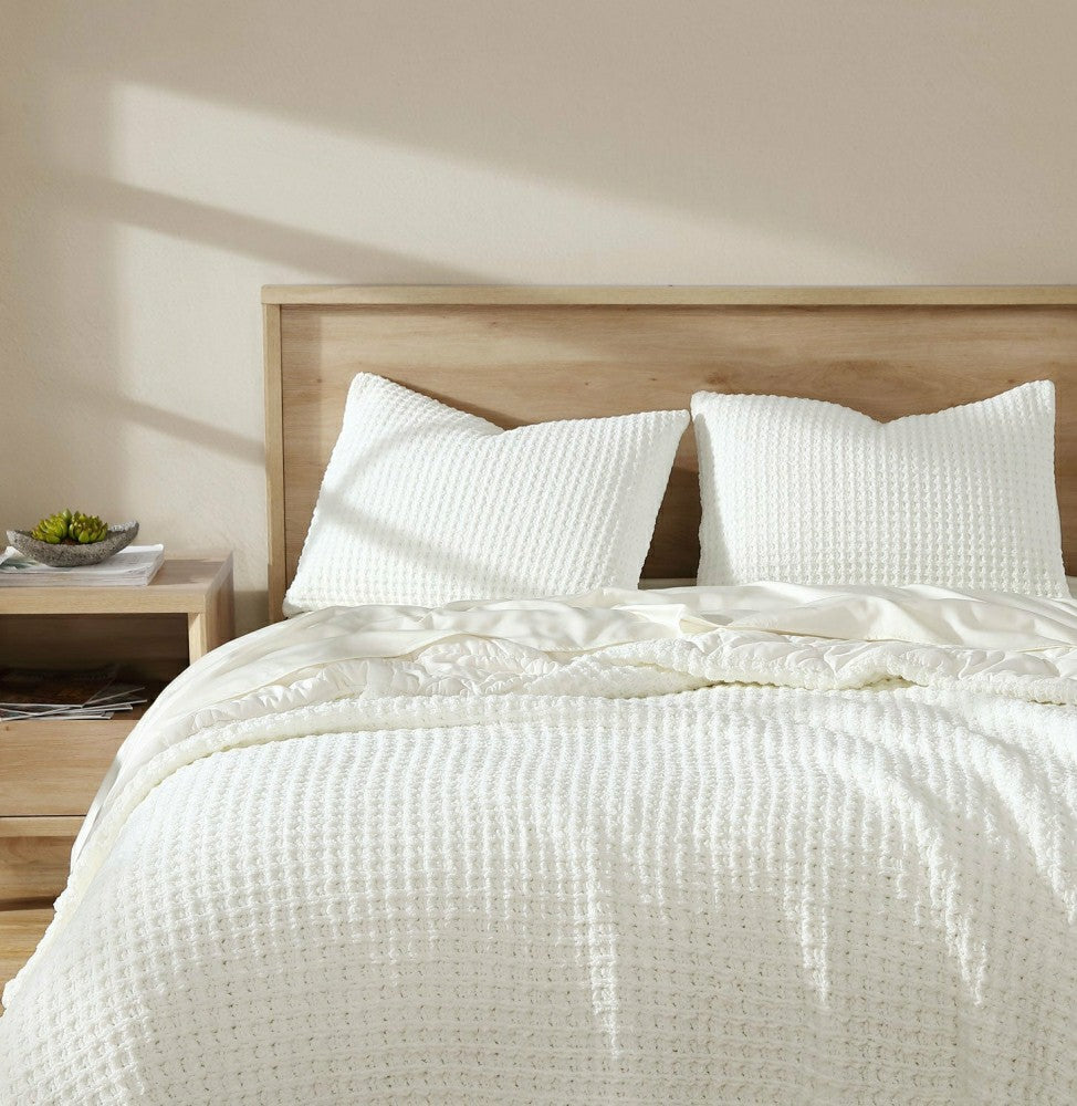 Plow & Hearth Snug Waffle Comforter