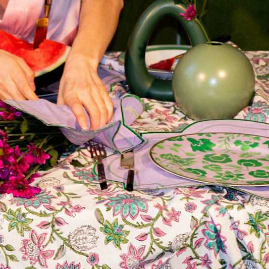 Plow & Hearth Pendula Petunia Tablecloth
