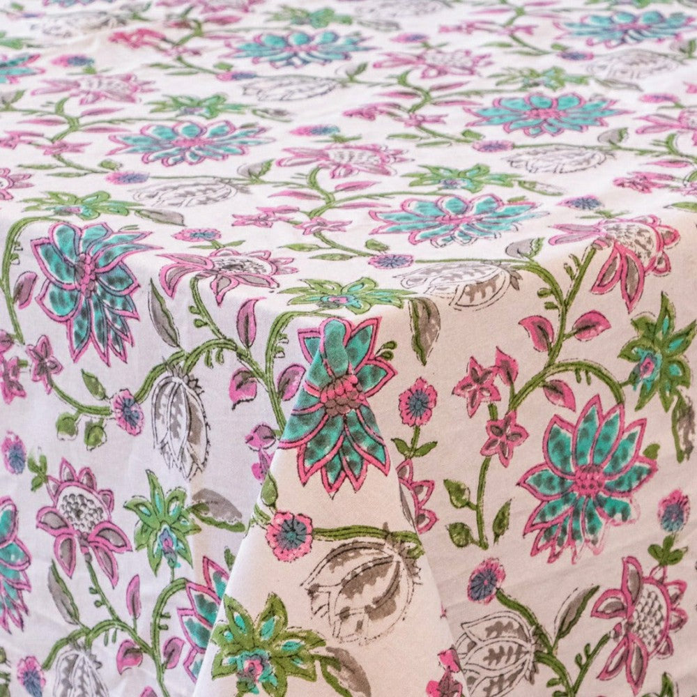 Plow & Hearth Pendula Petunia Tablecloth