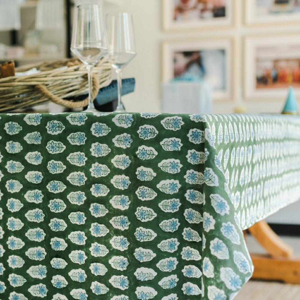 Plow & Hearth Tablecloth - Poinsettia, Sage & Uniform Blue