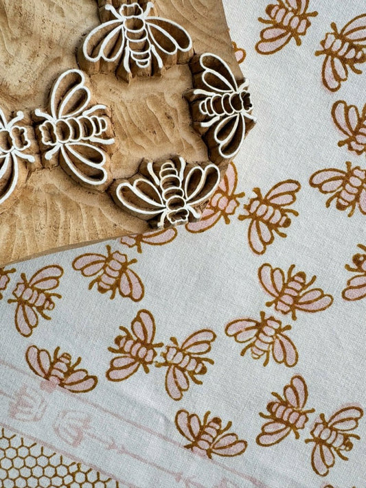 Plow & Hearth Honeybee Table Throw