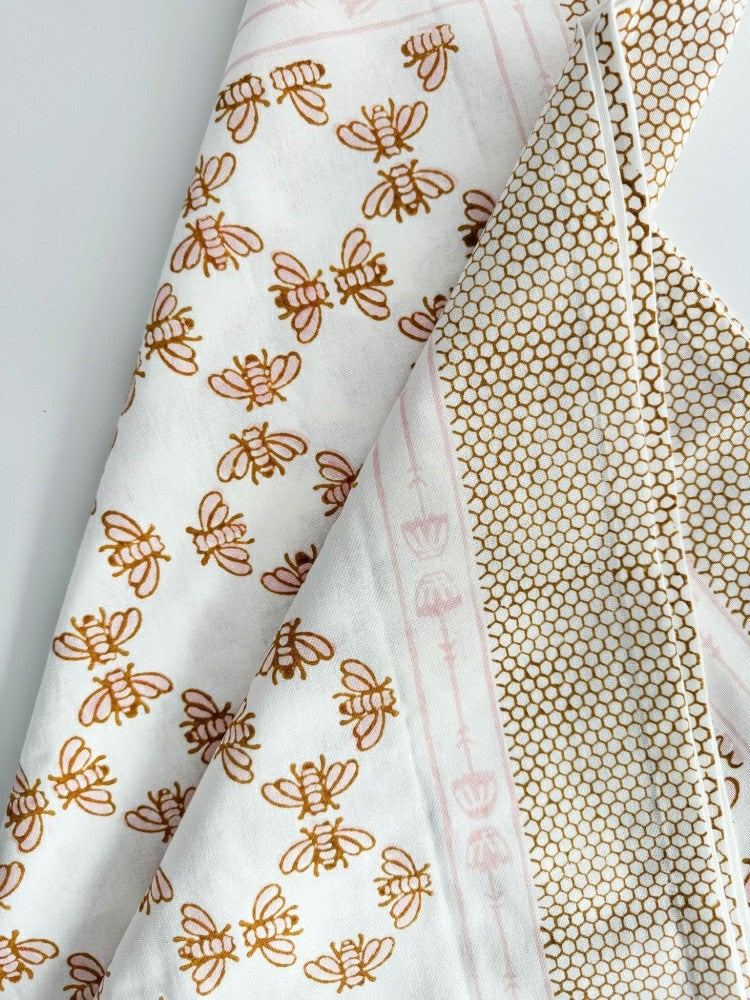 Plow & Hearth Honeybee Table Throw