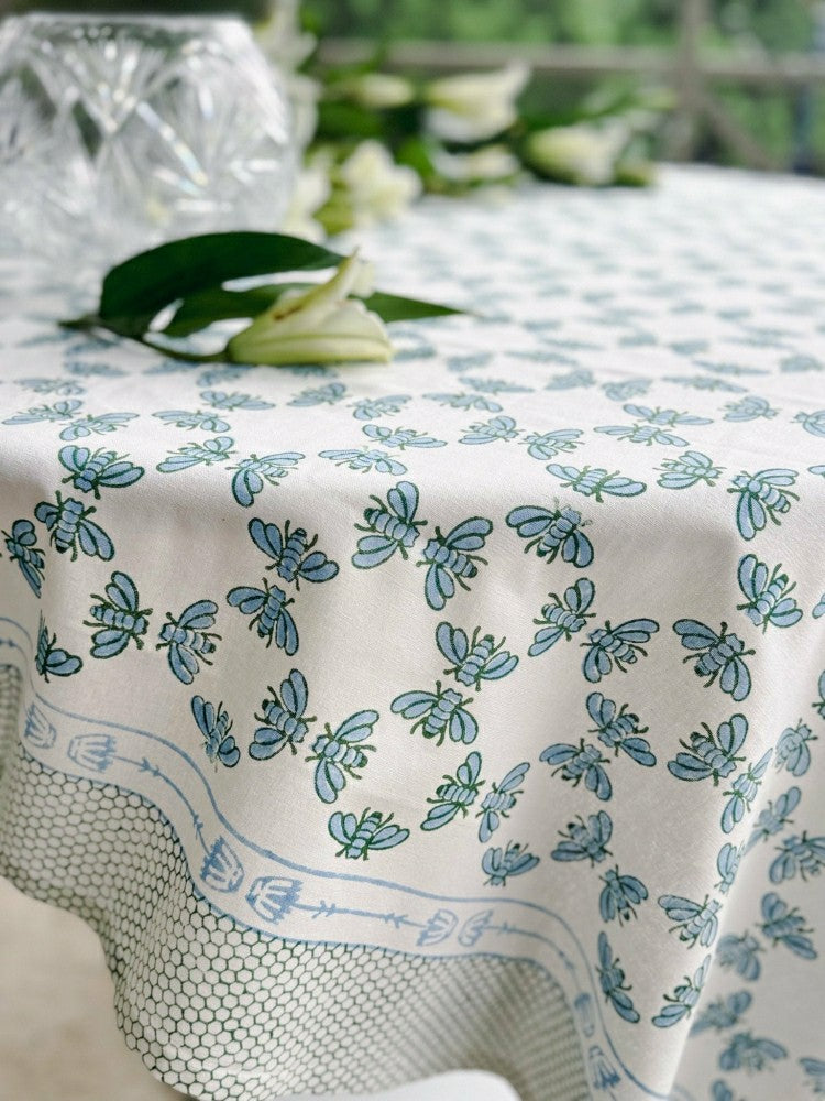 Plow & Hearth Honeybee Table Throw