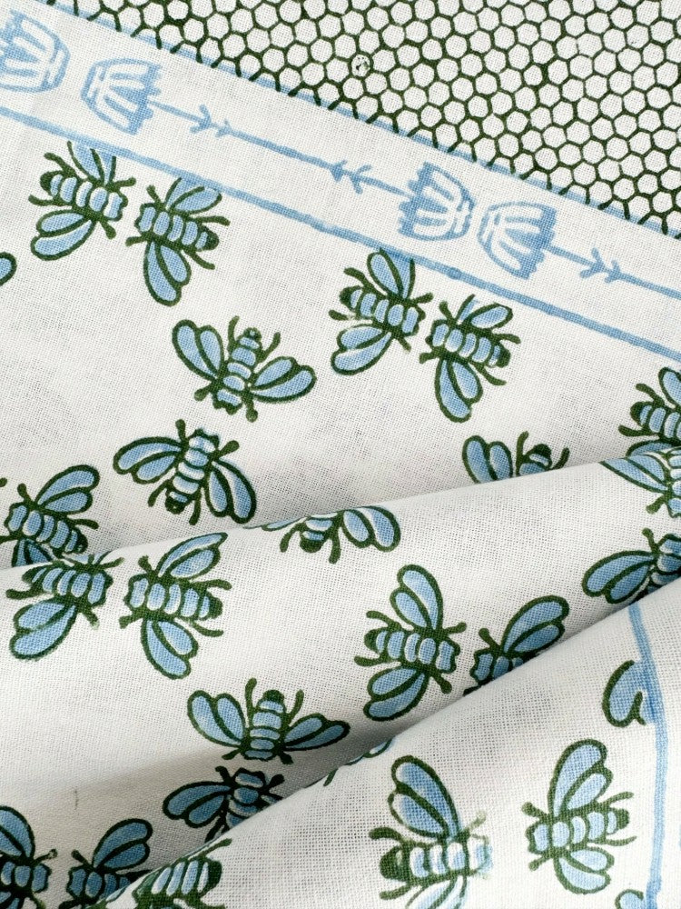 Plow & Hearth Honeybee Table Throw