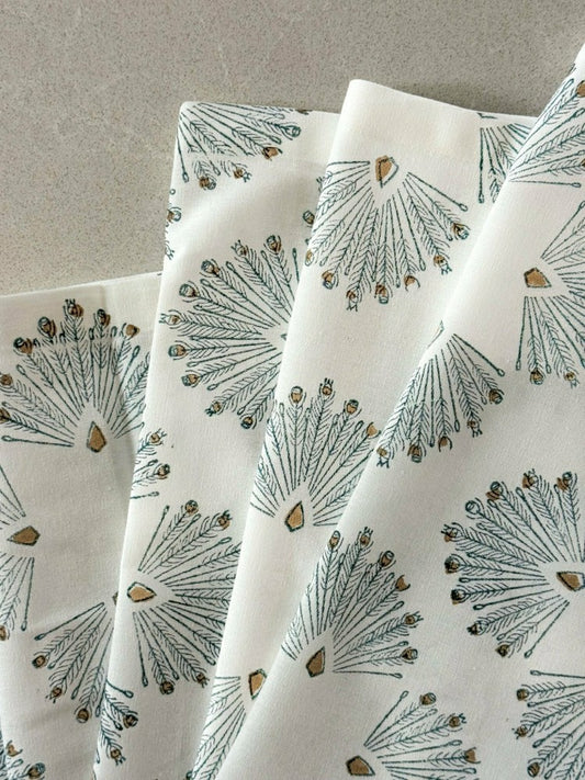 Plow & Hearth Peacock Paradise Table Runner