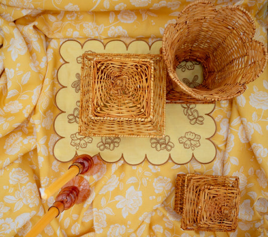 Plow & Hearth Marigold Flora Parlour Tablecloth