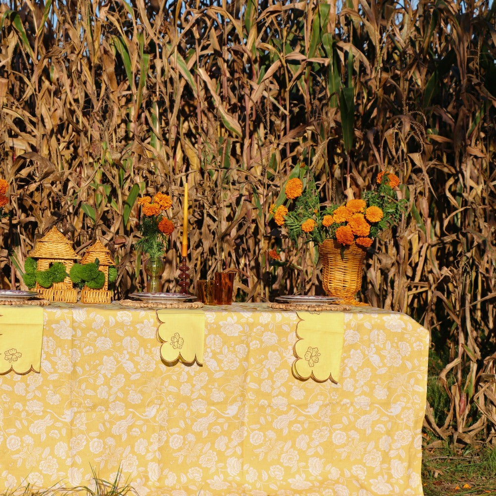 Plow & Hearth Marigold Flora Parlour Tablecloth