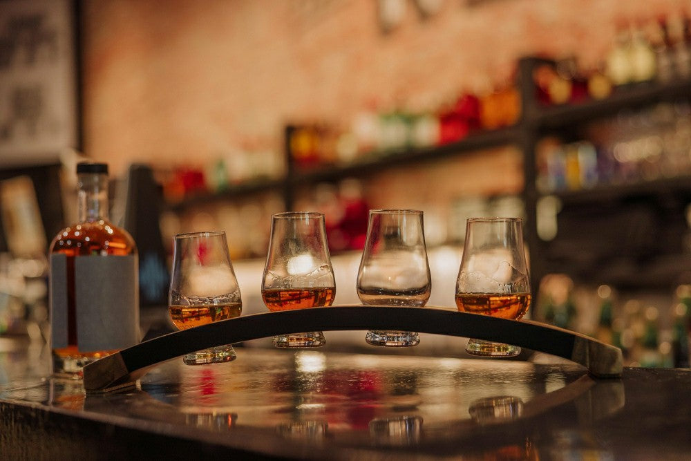 Plow & Hearth Lowlands Whiskey Flight Glencairn® Glass Tasting Set
