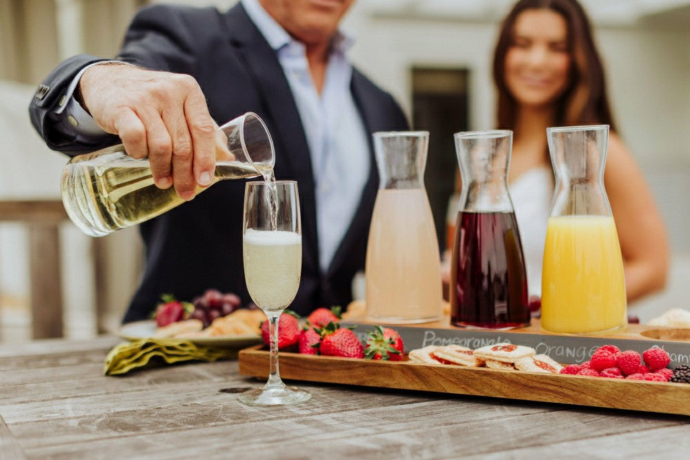 Plow & Hearth Cava Wine Tasting Kit with 4 Glass Carafes