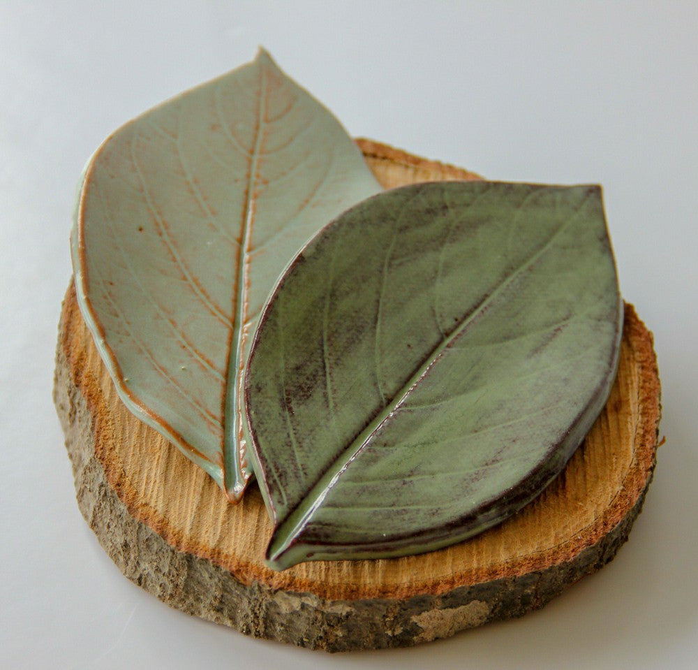 Plow & Hearth Large Leaf Dish