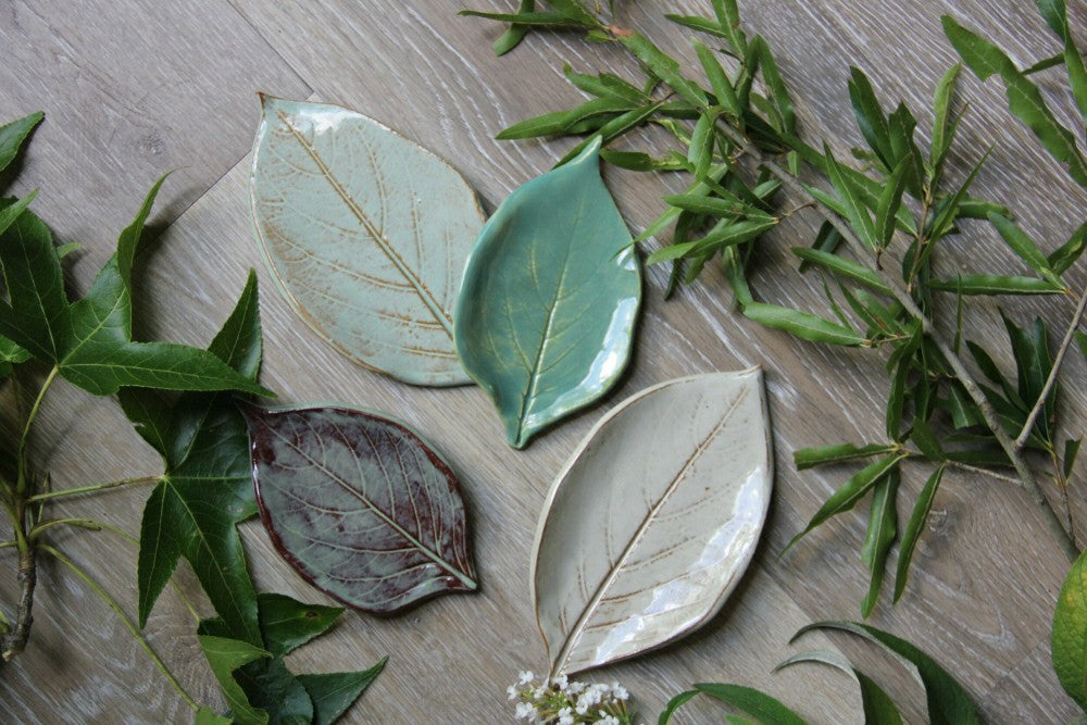 Plow & Hearth Large Leaf Dish