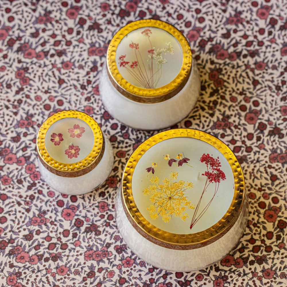 Plow & Hearth Spicy Apple Large Pressed Floral Candle