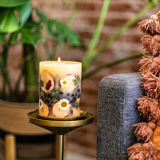 Plow & Hearth Spicy Apple Medium Round Botanical Candle