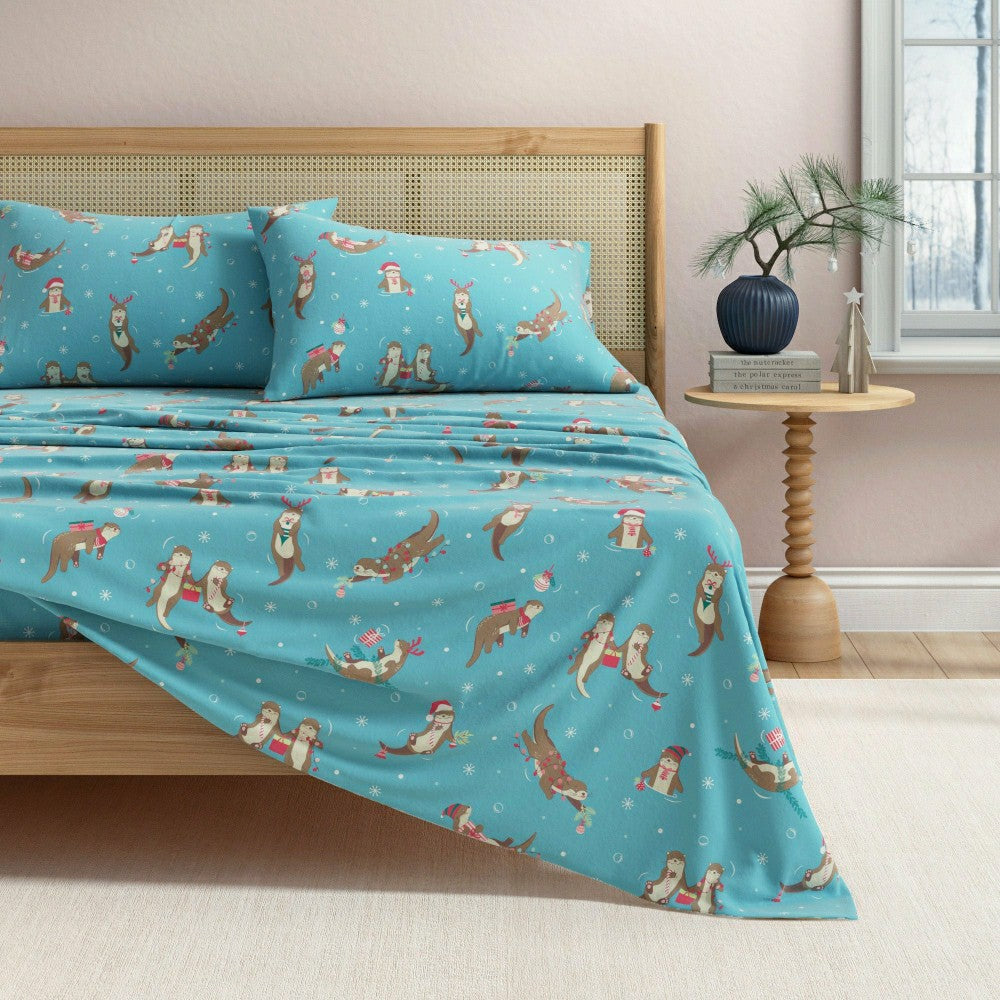 Plow & Hearth 4-Piece Turkish Cotton Christmas Flannel Sheet - Whittaker Collection