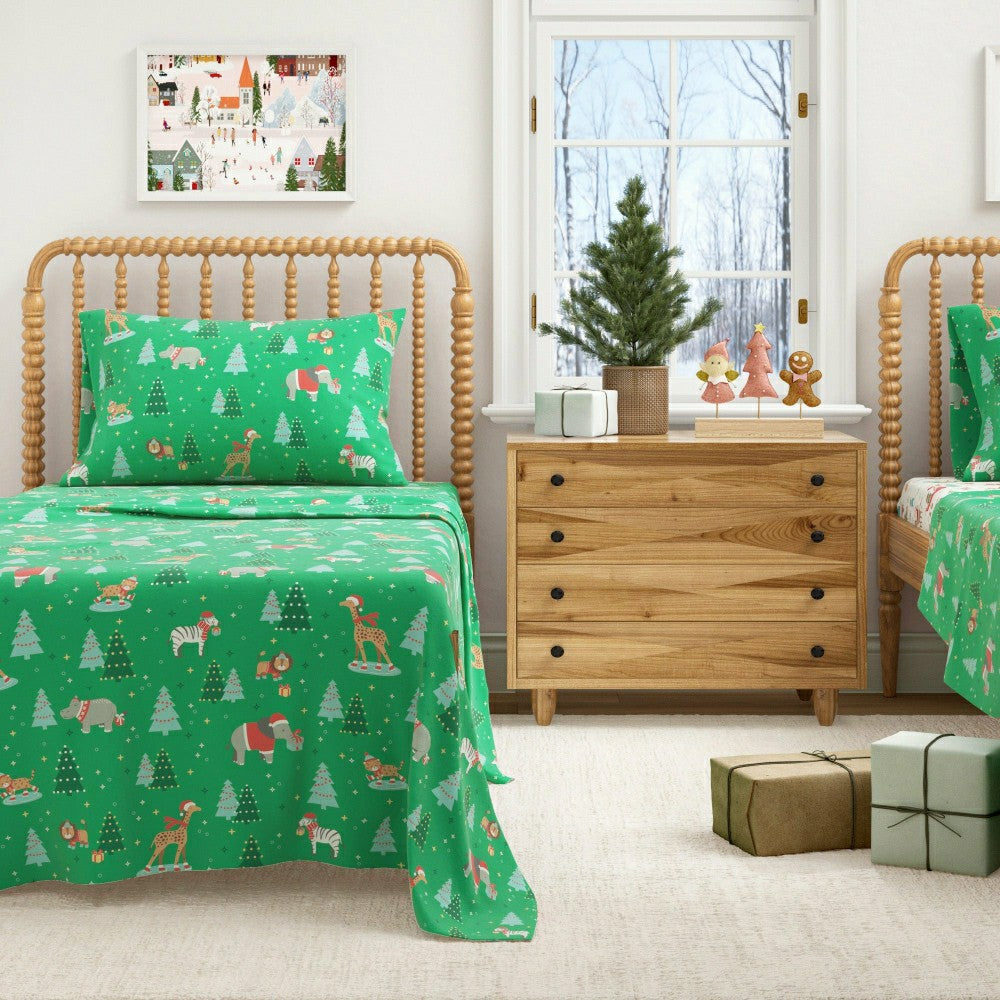 Plow & Hearth 4-Piece Turkish Cotton Christmas Flannel Sheet - Whittaker Collection