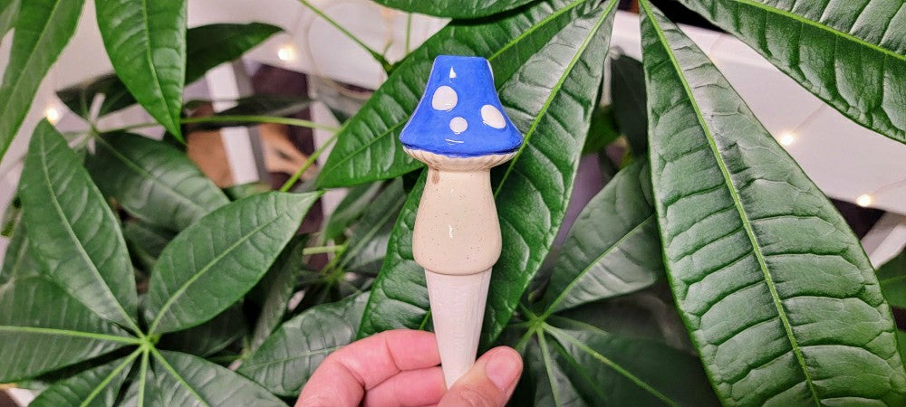 Plow & Hearth Small Toadstool Watering Spike