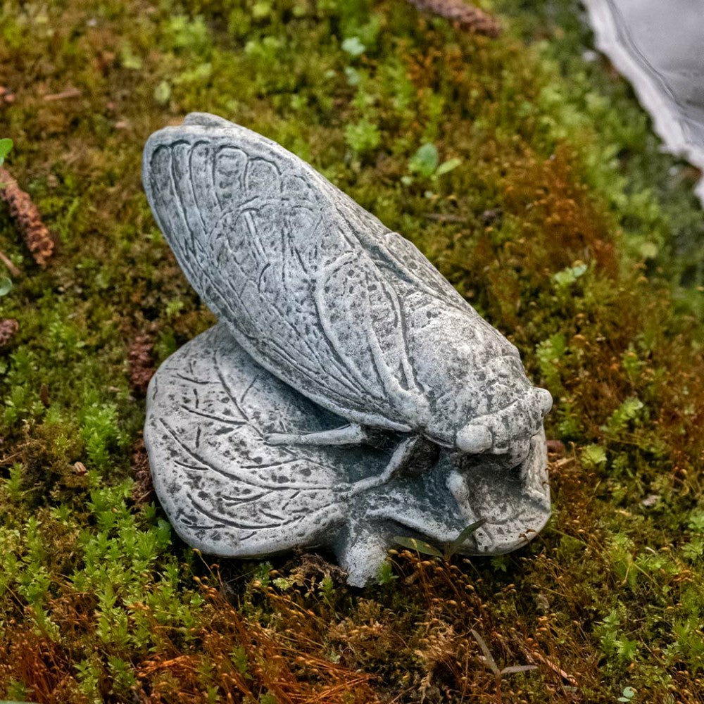 Plow & Hearth Cicada Garden Statue