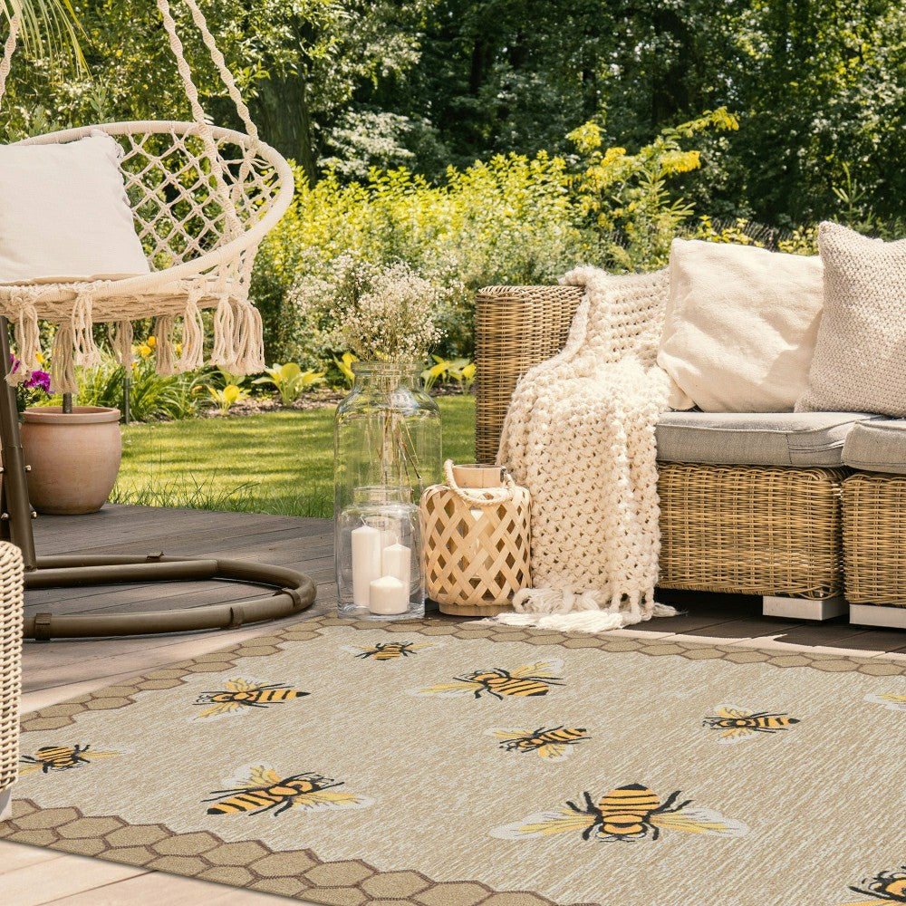 Plow & Hearth Liora Manne Frontporch Honeycomb Bee Indoor/Outdoor Mat Natural 2' x 3
