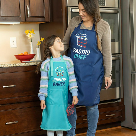 Plow & Hearth Mommy and Me Aprons, Set of 2, Pastry Chef & Junior Baker