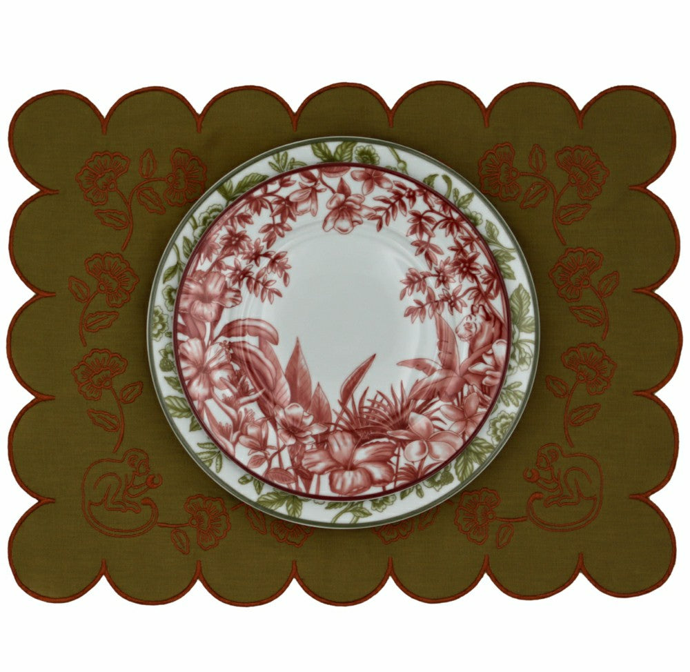 Plow & Hearth Pembroke Safari Dinner Plate - Set of 4 (+1 Bonus Plate)