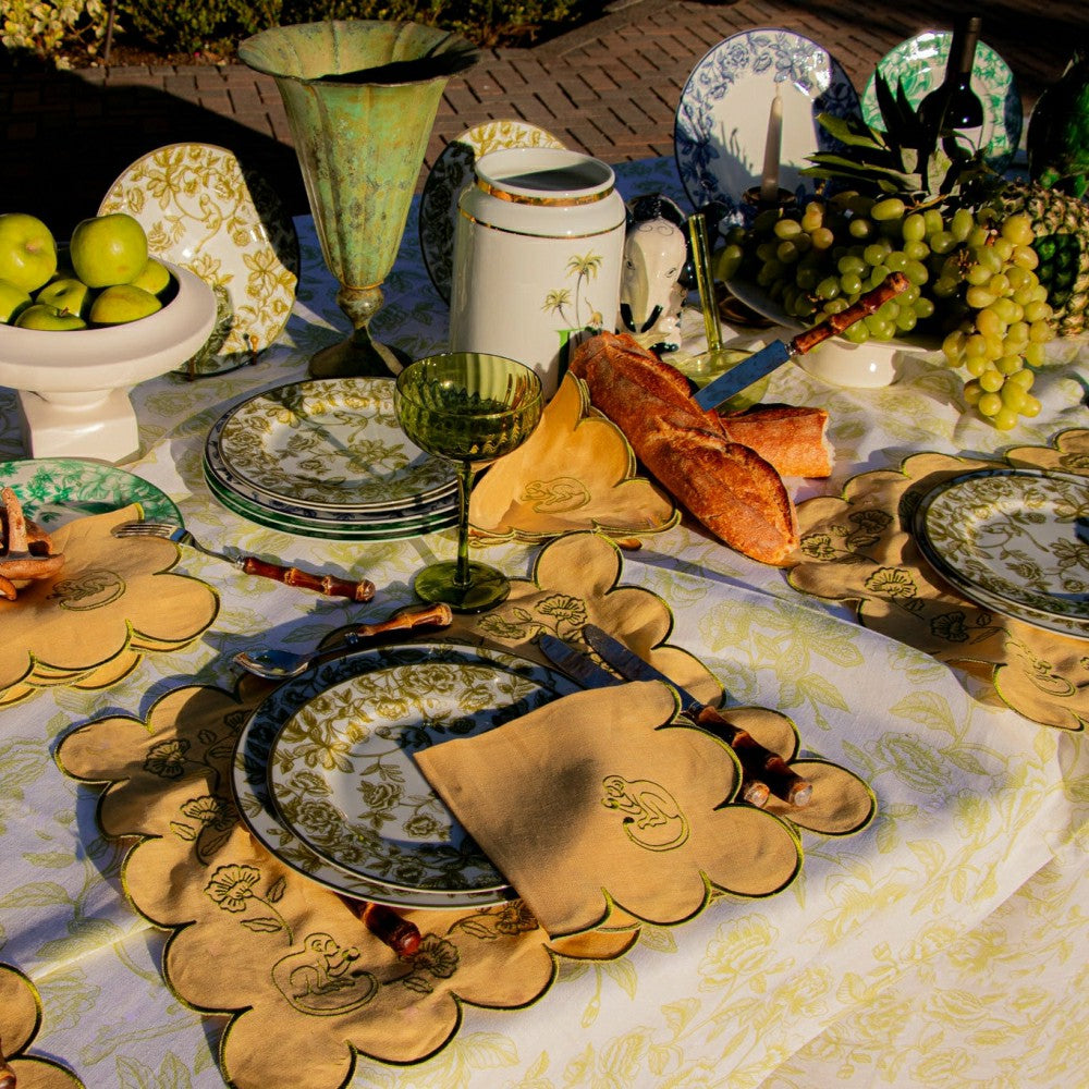 Plow & Hearth Pembroke Safari Starter Plate - Set of 4 (+1 Bonus Plate)