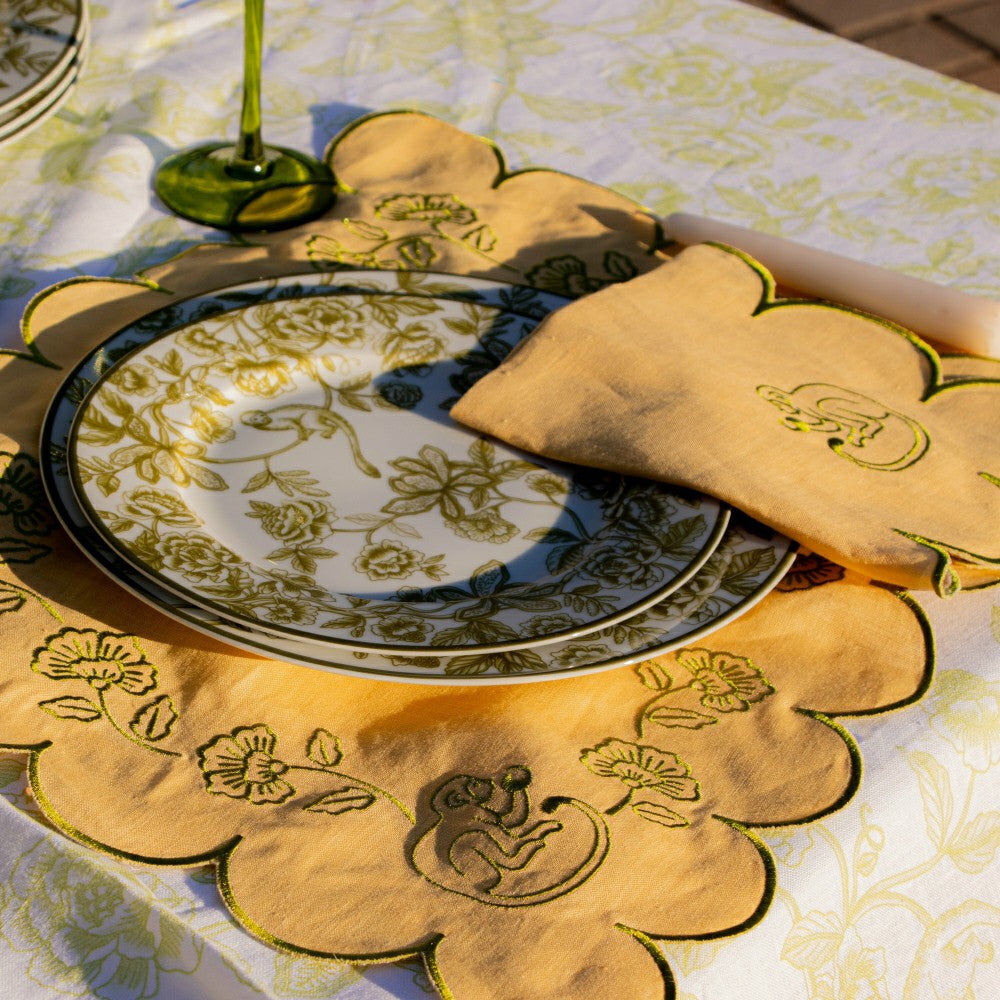 Plow & Hearth Pembroke Safari Starter Plate - Set of 4 (+1 Bonus Plate)