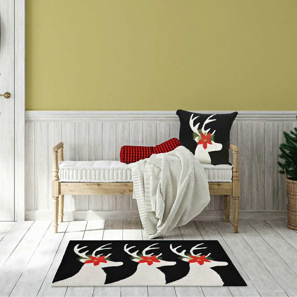 Plow & Hearth Indoor/Outdoor Hand-Hooked Poinsettia Reindeer Accent Rug, 24" x 36"