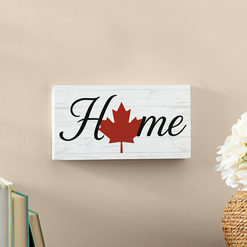 Plow & Hearth Canada Pride Hanging Signs w/rope Landscape (11“x6”)​