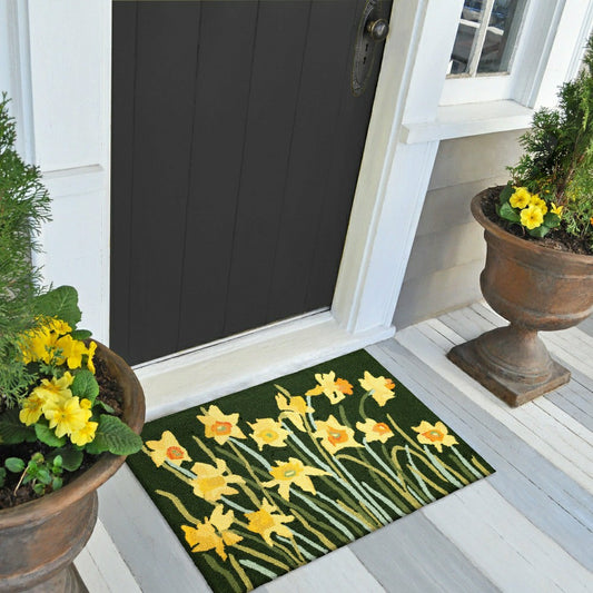 Plow & Hearth Liora Manne Frontporch Daffodil Indoor/Outdoor Mat Green 2' x 3'