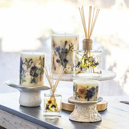 Plow & Hearth Accent Botanical Candle - Vanilla Rain