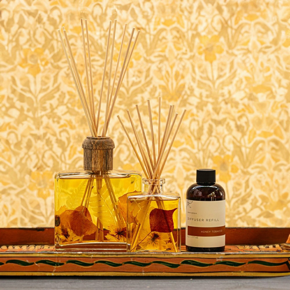 Plow & Hearth Signature Botanical Reed Diffuser - Honey Tobacco