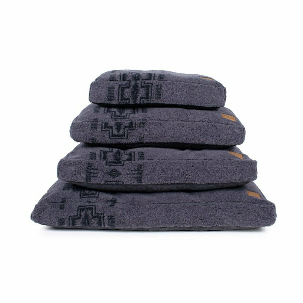 Plow & Hearth Pendleton Berber Pet Napper