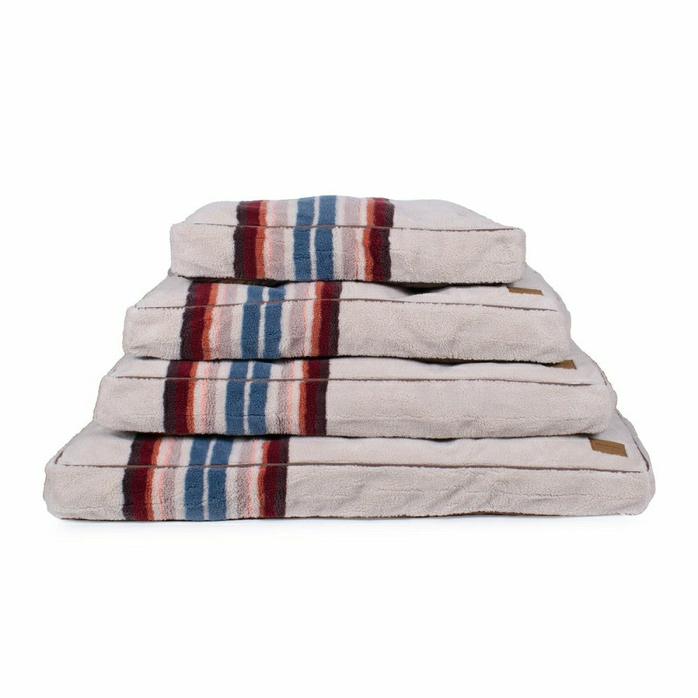 Plow & Hearth Pendleton Berber Pet Napper