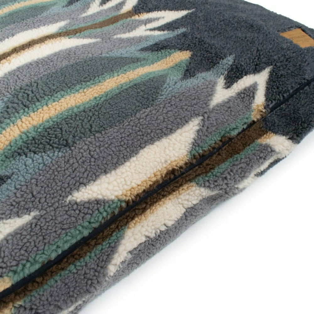 Plow & Hearth Pendleton Berber Pet Napper