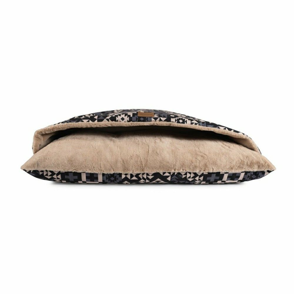 Plow & Hearth Pendleton Burrow Bed